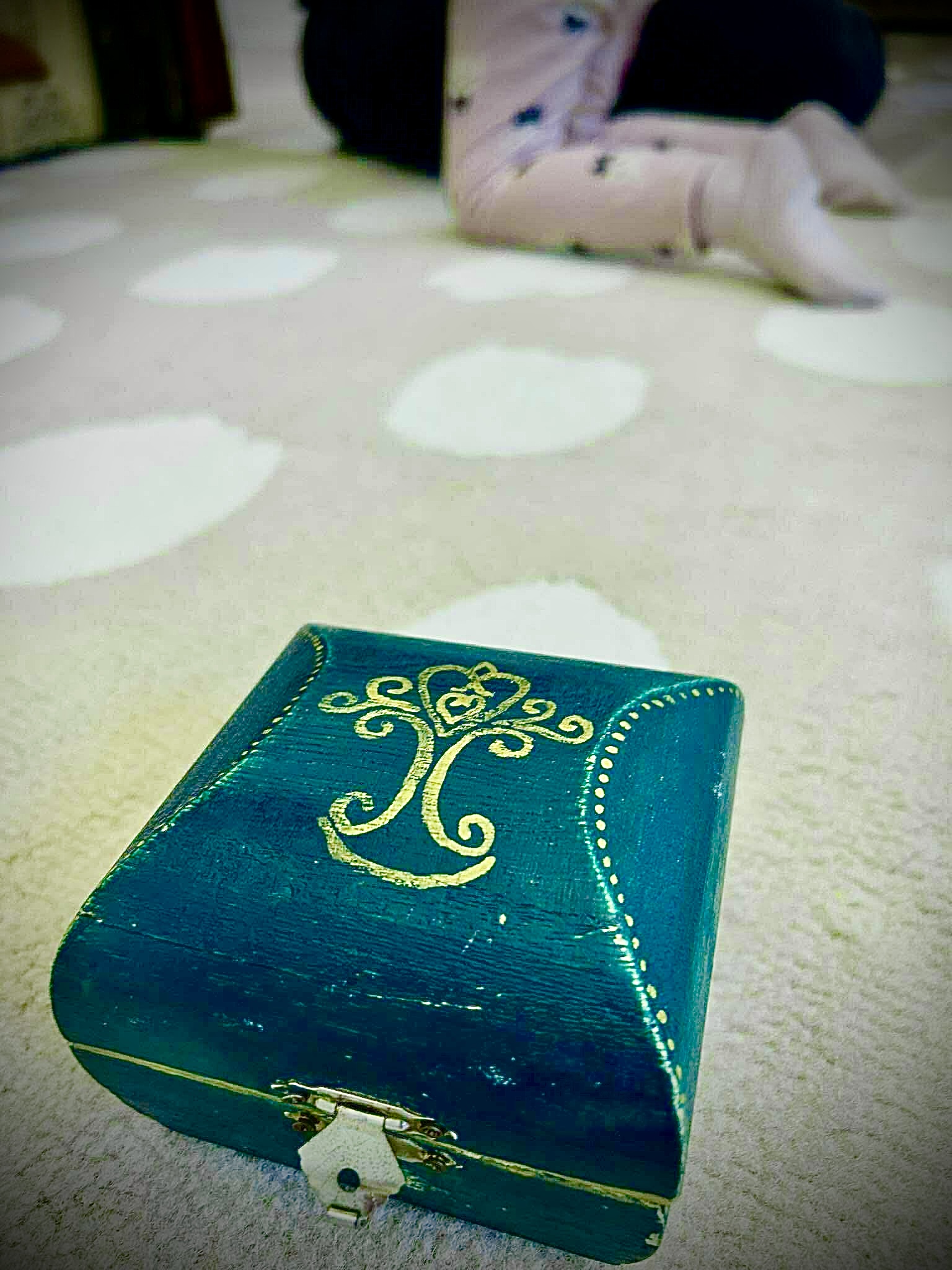 Gyerekek festés közben